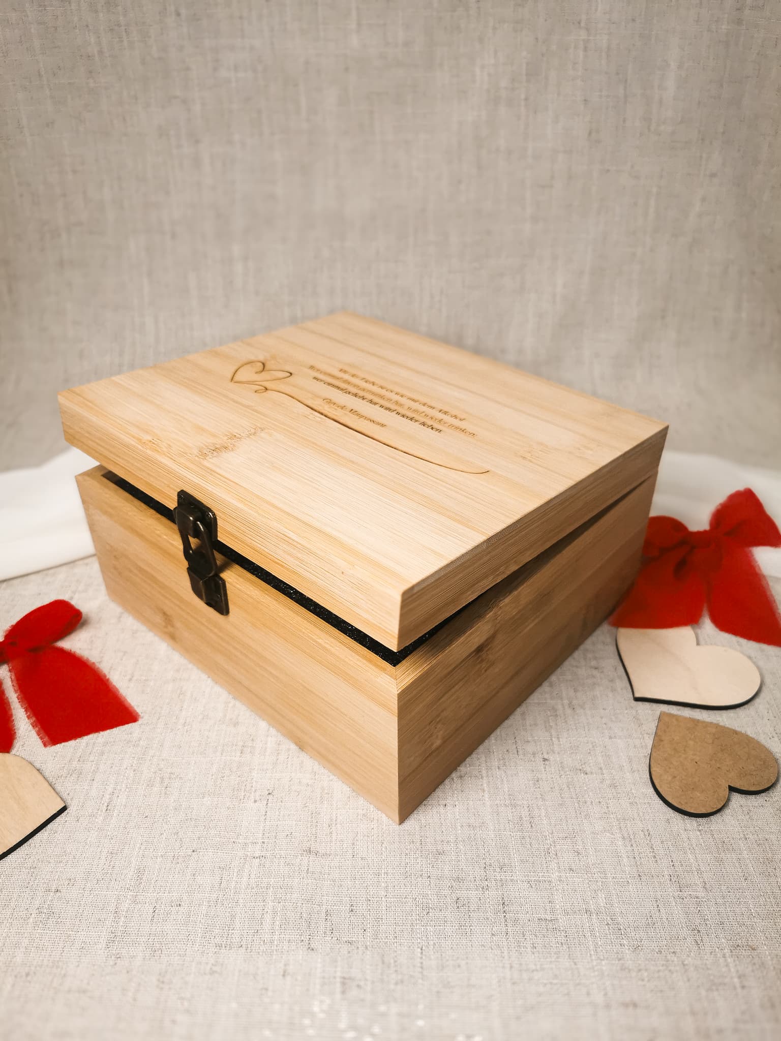 Bambus-Holzbox mit 2 Whiskeygläsern – Perfekt für den Valentinstag