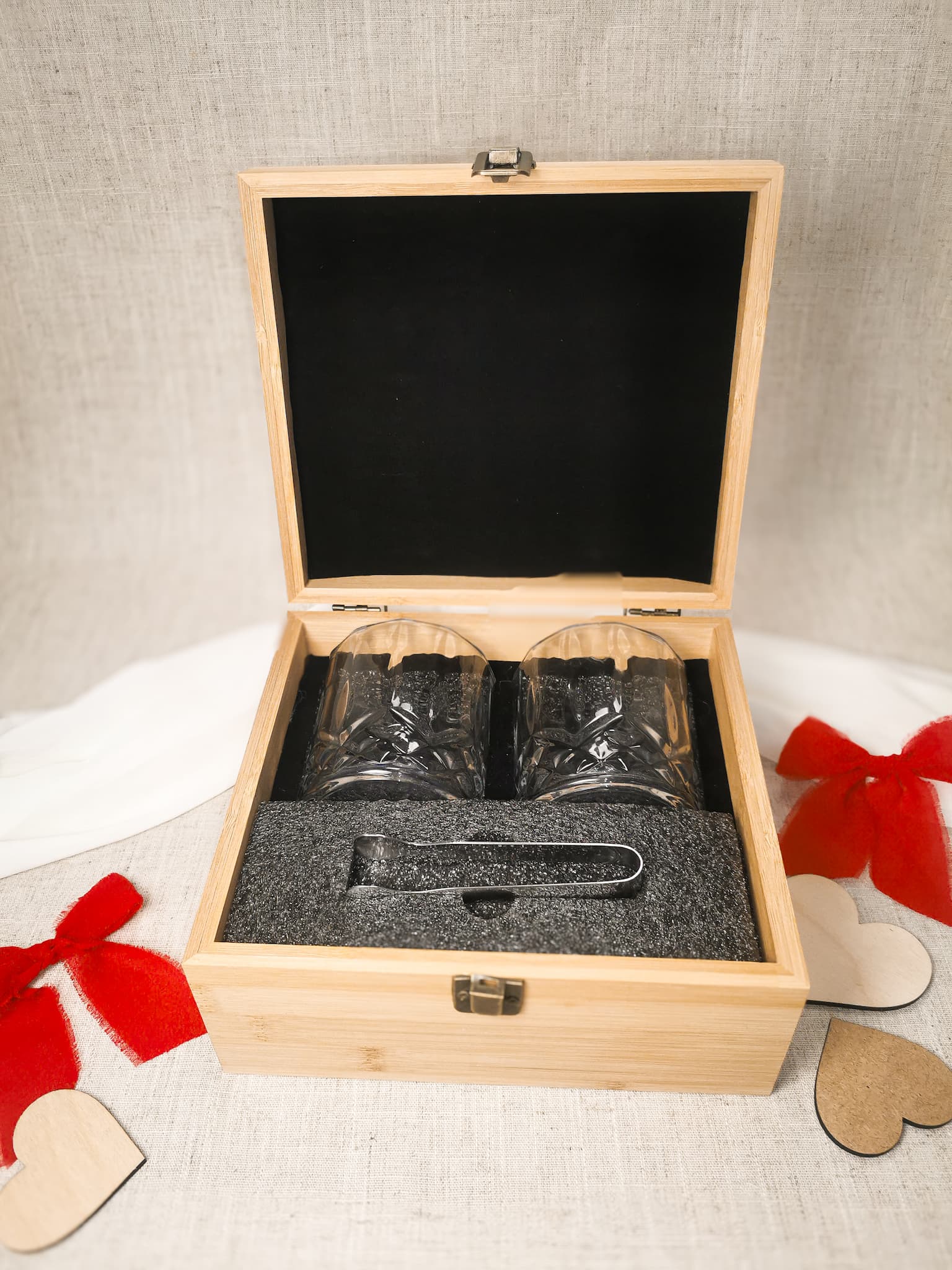 Bambus-Holzbox mit 2 Whiskeygläsern – Perfekt für den Valentinstag