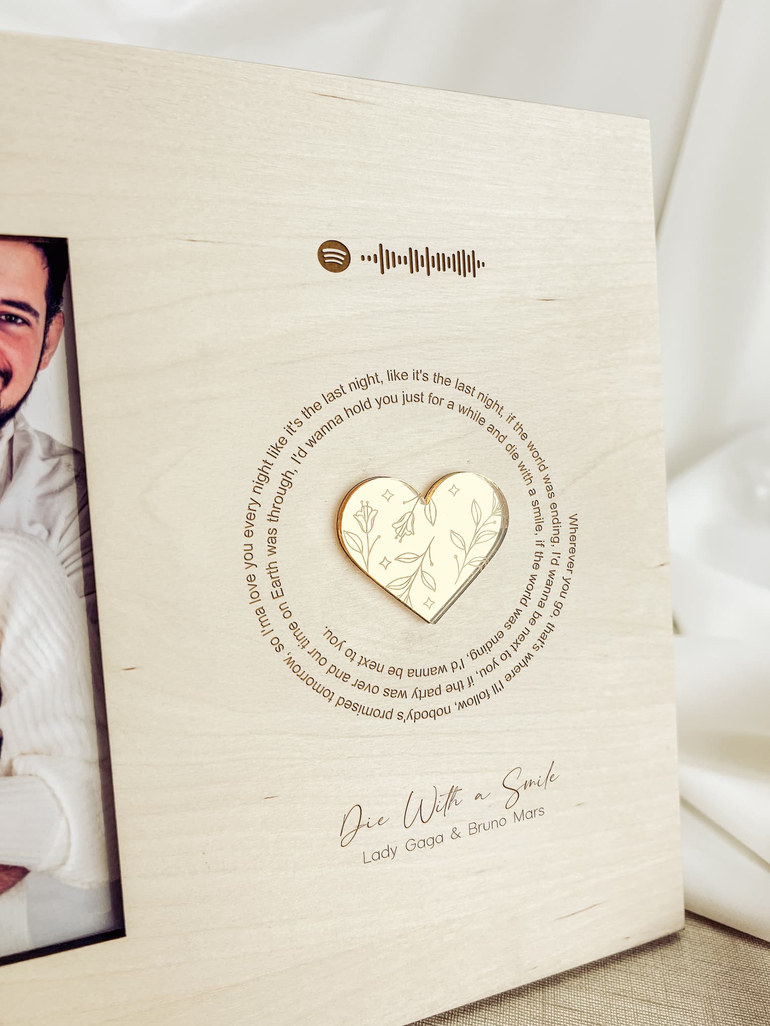Bilderrahmen mit Spotify-Code und Songtext – Personalisierbares Geschenk für Valentinstag