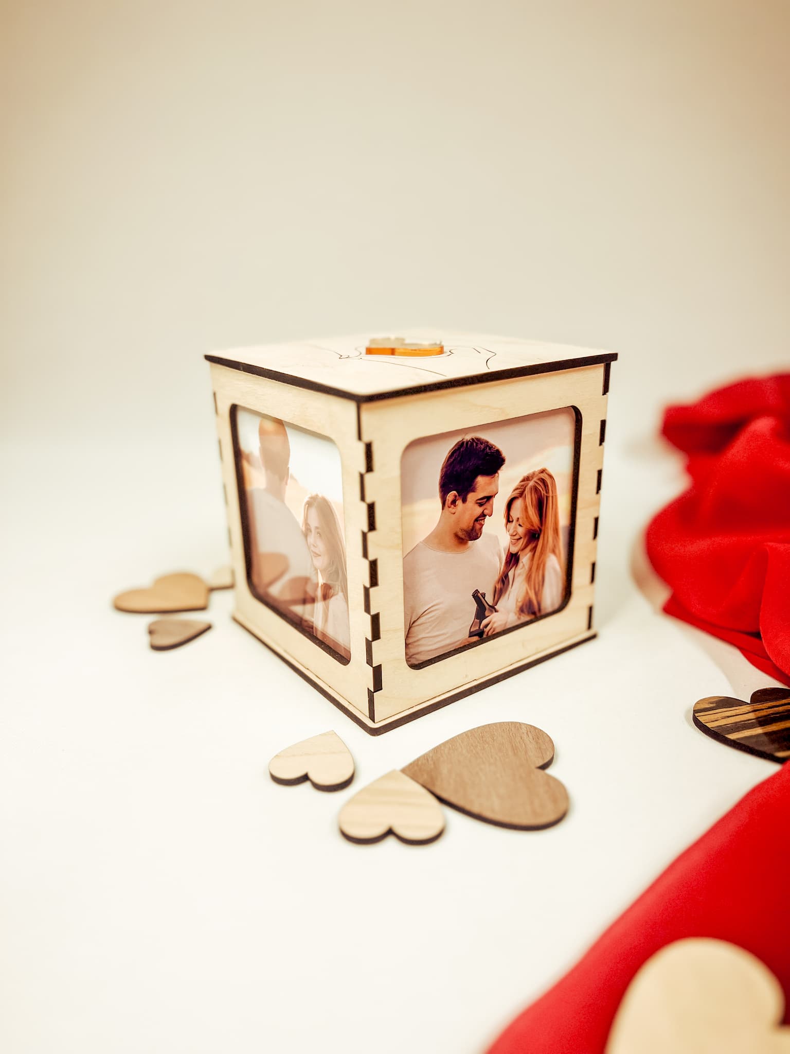 Foto- und Erinnerungswürfel aus Holz – Geschenkideen für Valentinstag