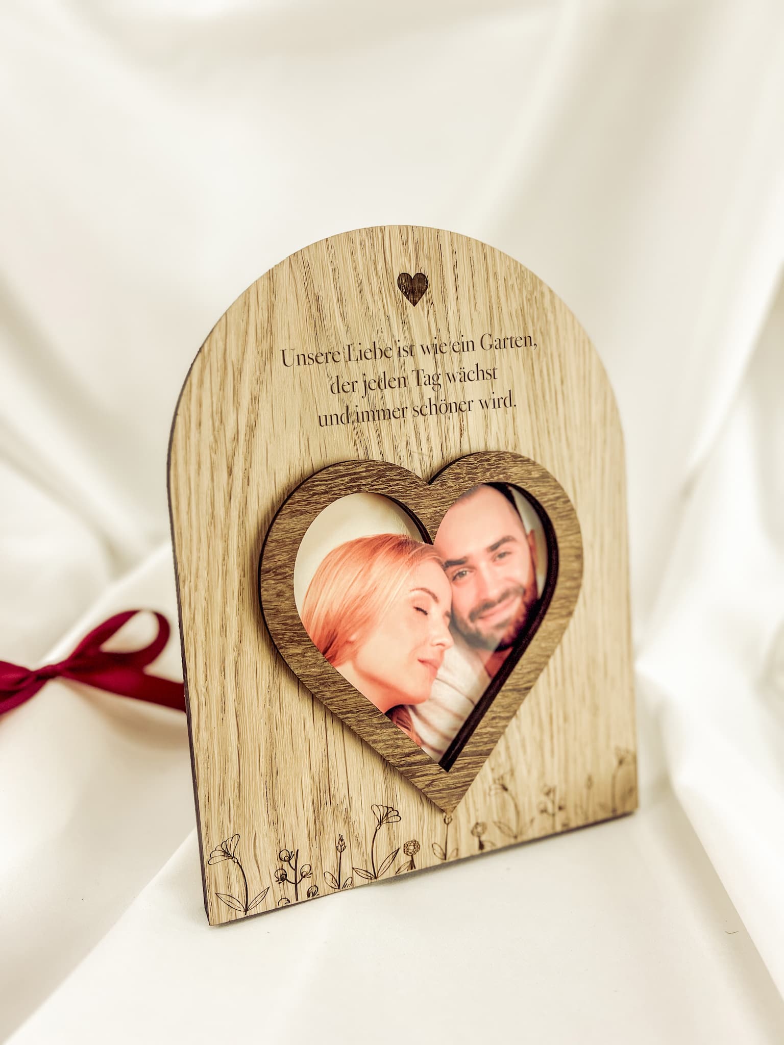 Herz-Bilderrahmen mit personalisierbarer Gravur – Einzigartiges Geschenk für Paare