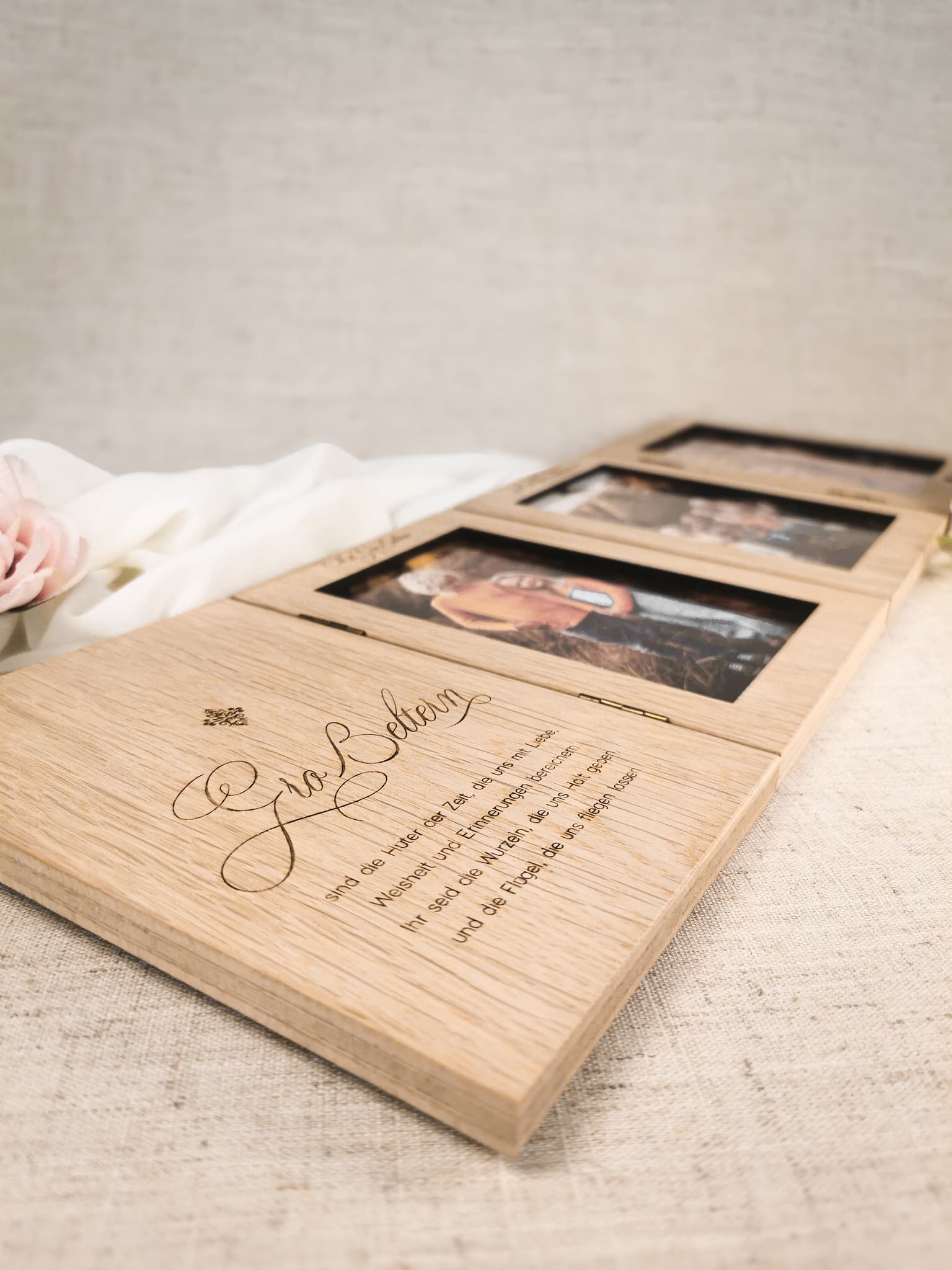 Geschenkidee für Großeltern – personalisierter Holzrahmen mit goldenem Herz