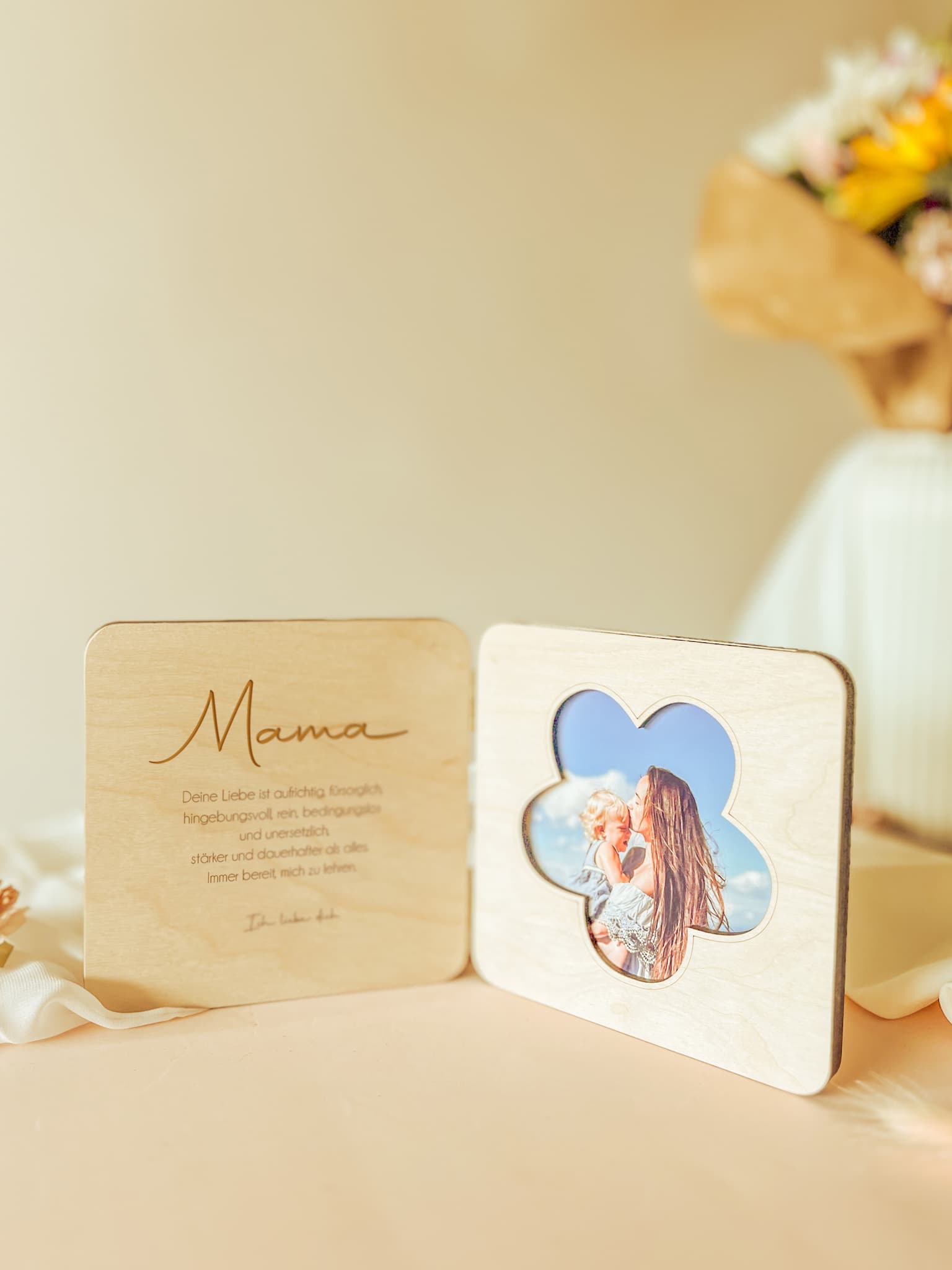 Personalisierter Bilderrahmen aus Holz mit Gravur – Geschenk für Mama