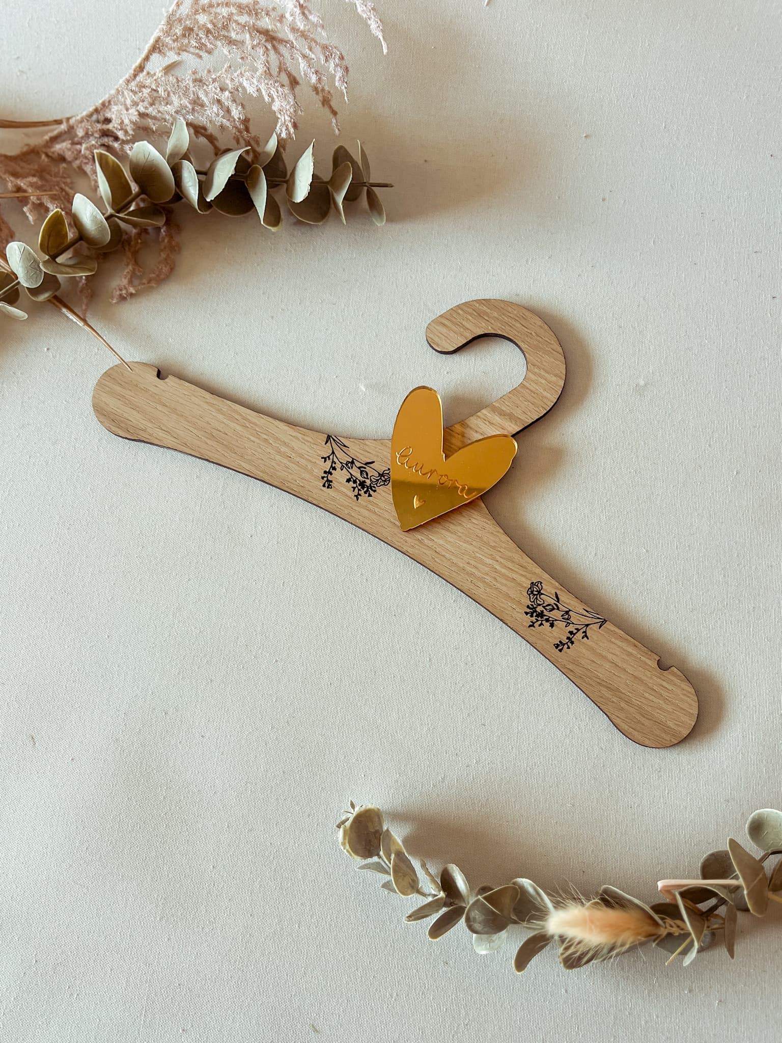 Personalisierte Baby-Kleiderbügel – Einzigartig & stilvoll