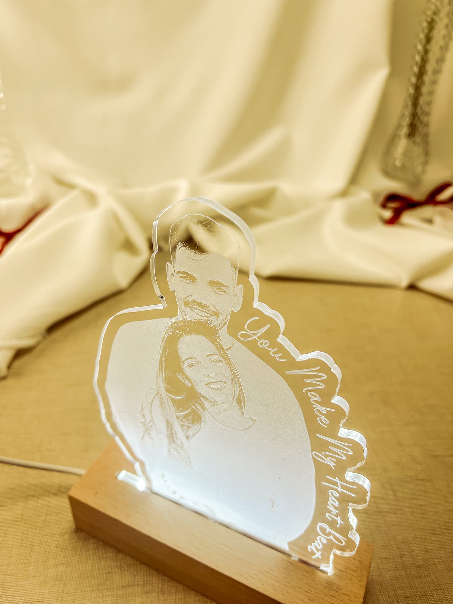 Personalisierte LED-Lampe – Foto- und Textgravur für einzigartige Momente