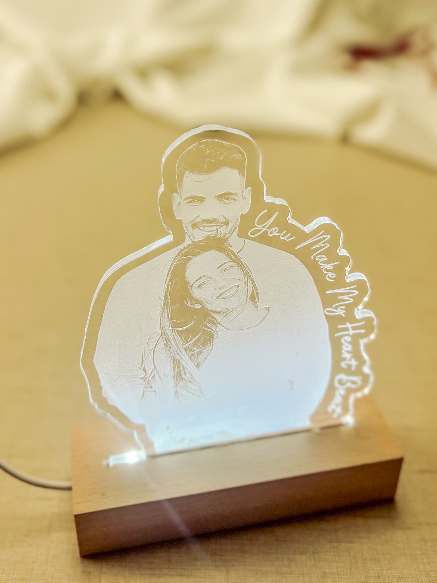 Personalisierte LED-Lampe – Foto- und Textgravur für einzigartige Momente