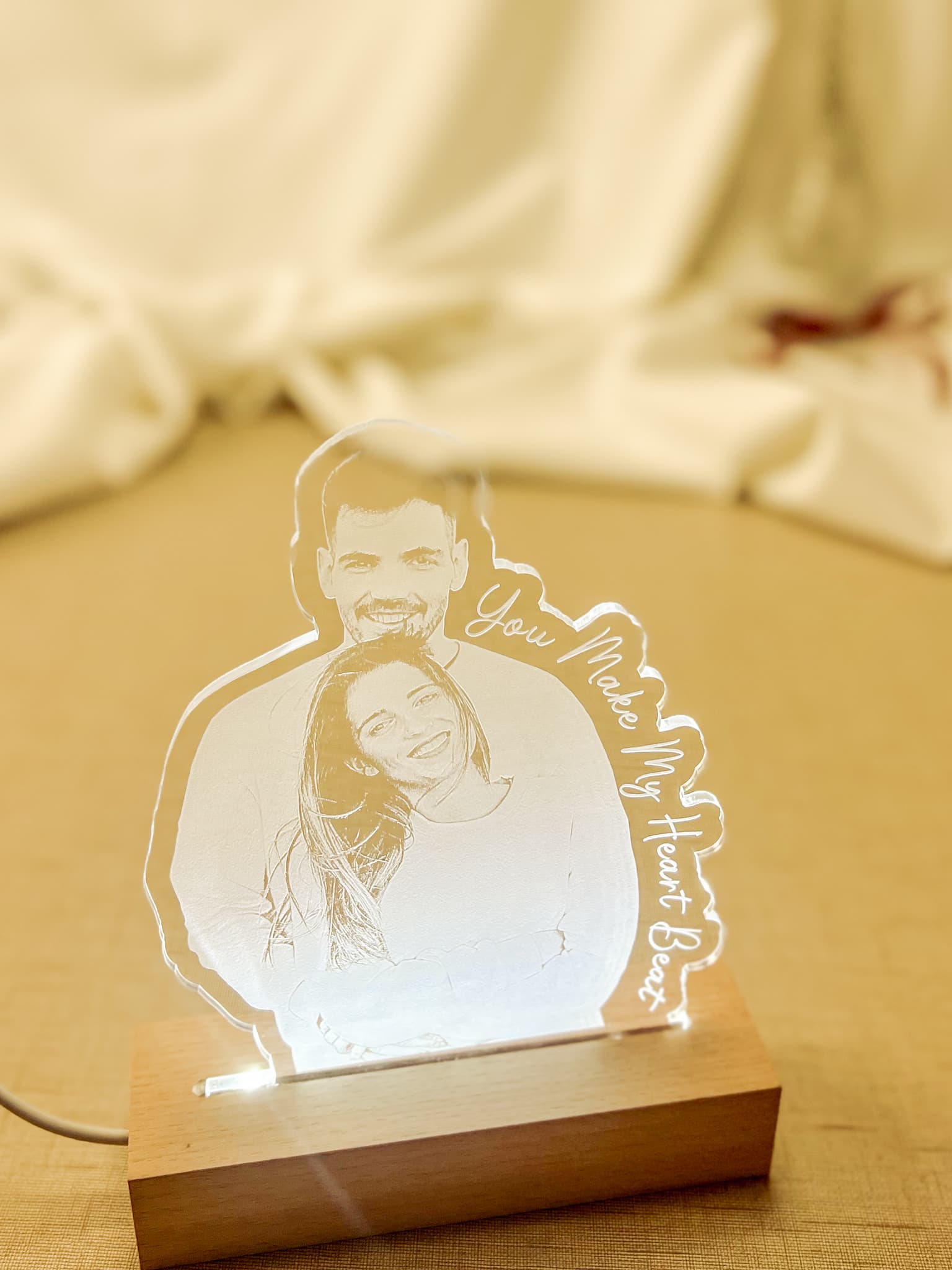 Personalisierte LED-Lampe – Foto- und Textgravur für einzigartige Momente