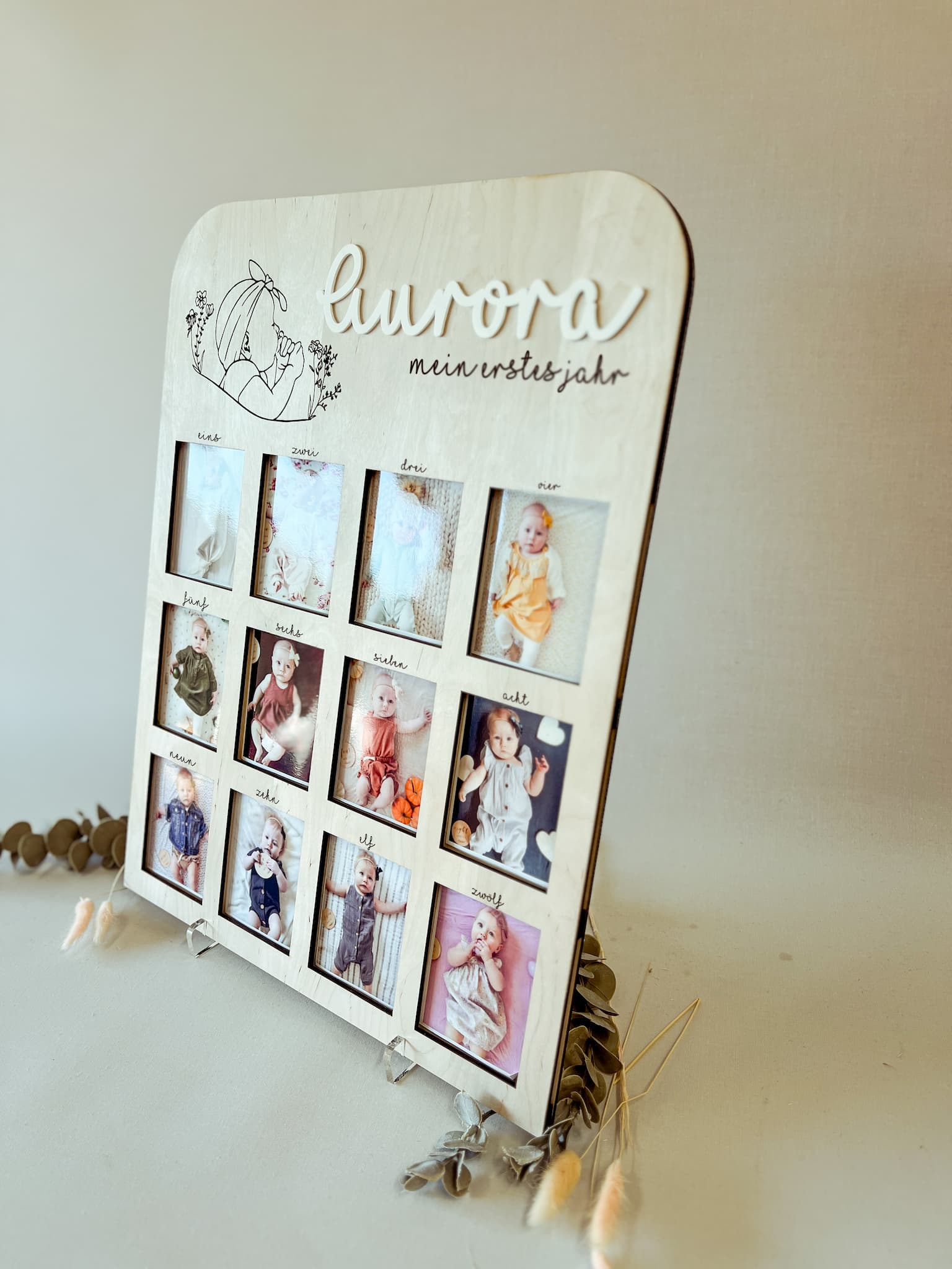 Personalisierter Bilderrahmen „Mein erstes Jahr“ – Erinnerungsrahmen für 12 Babyfotos