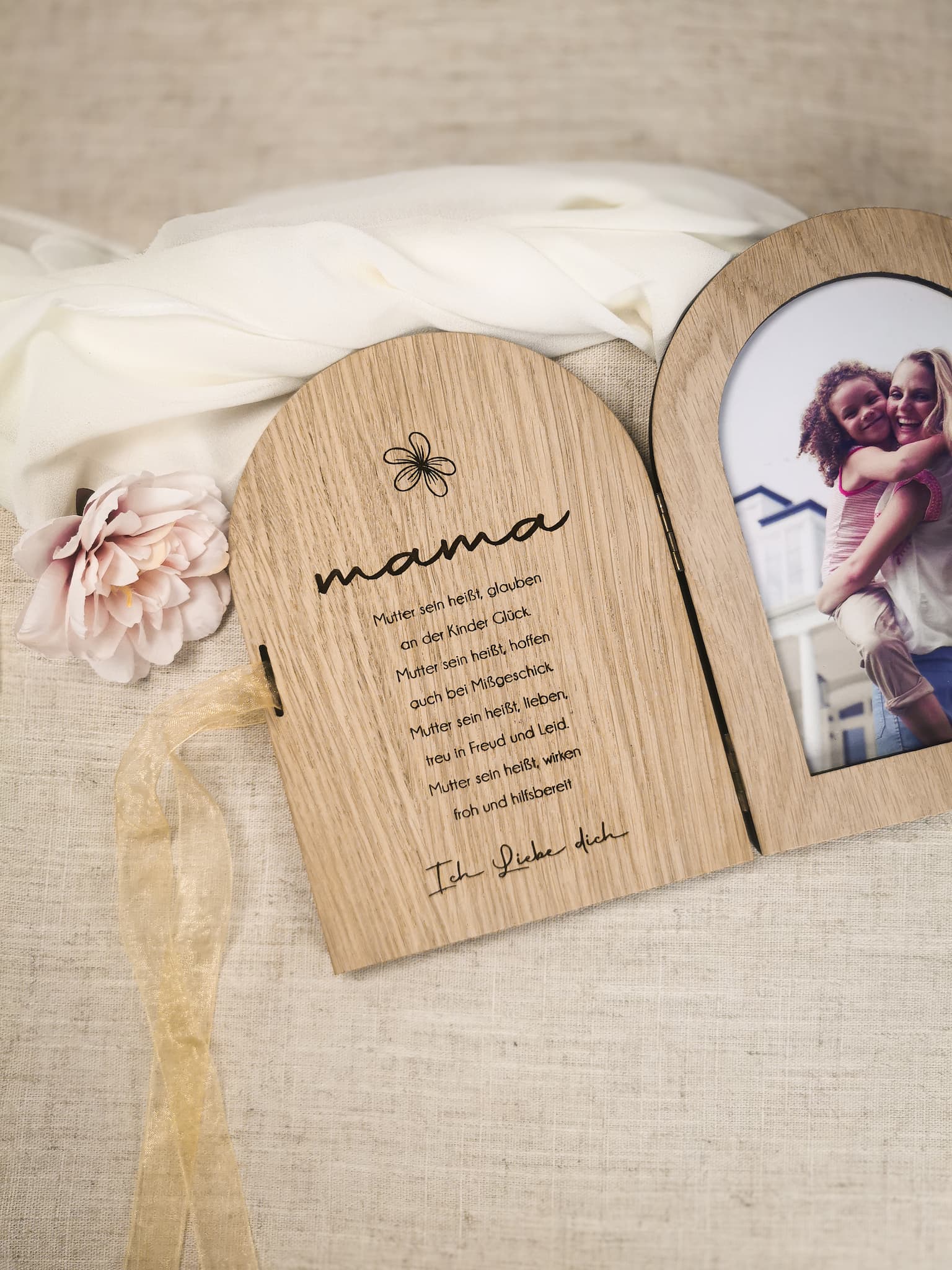 Aufklappbarer Bilderrahmen mit Mama-Gedicht und Foto von Mutter und Kind