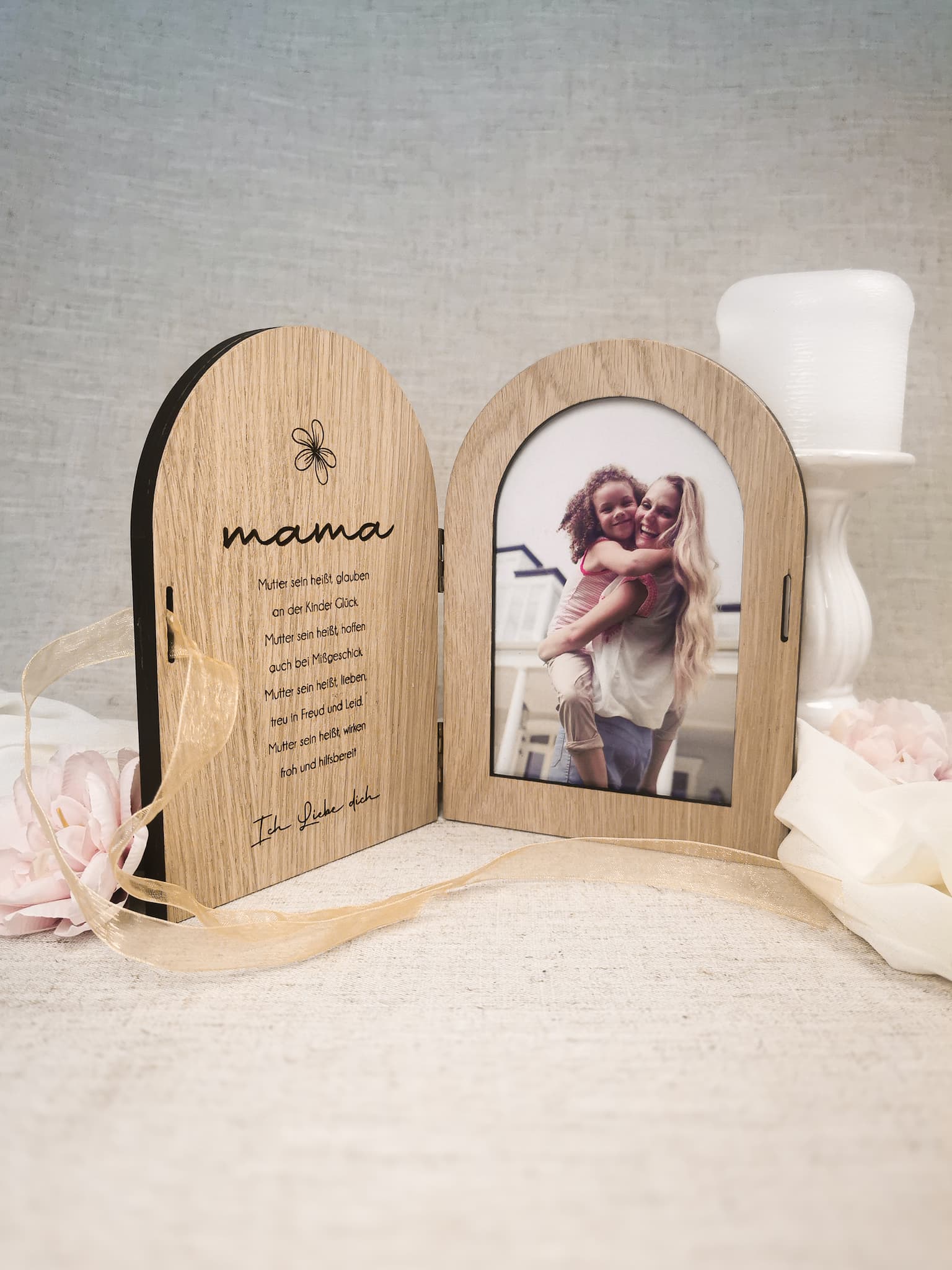 Aufklappbarer Bilderrahmen als personalisiertes Geschenk für Mama von Dream Ark