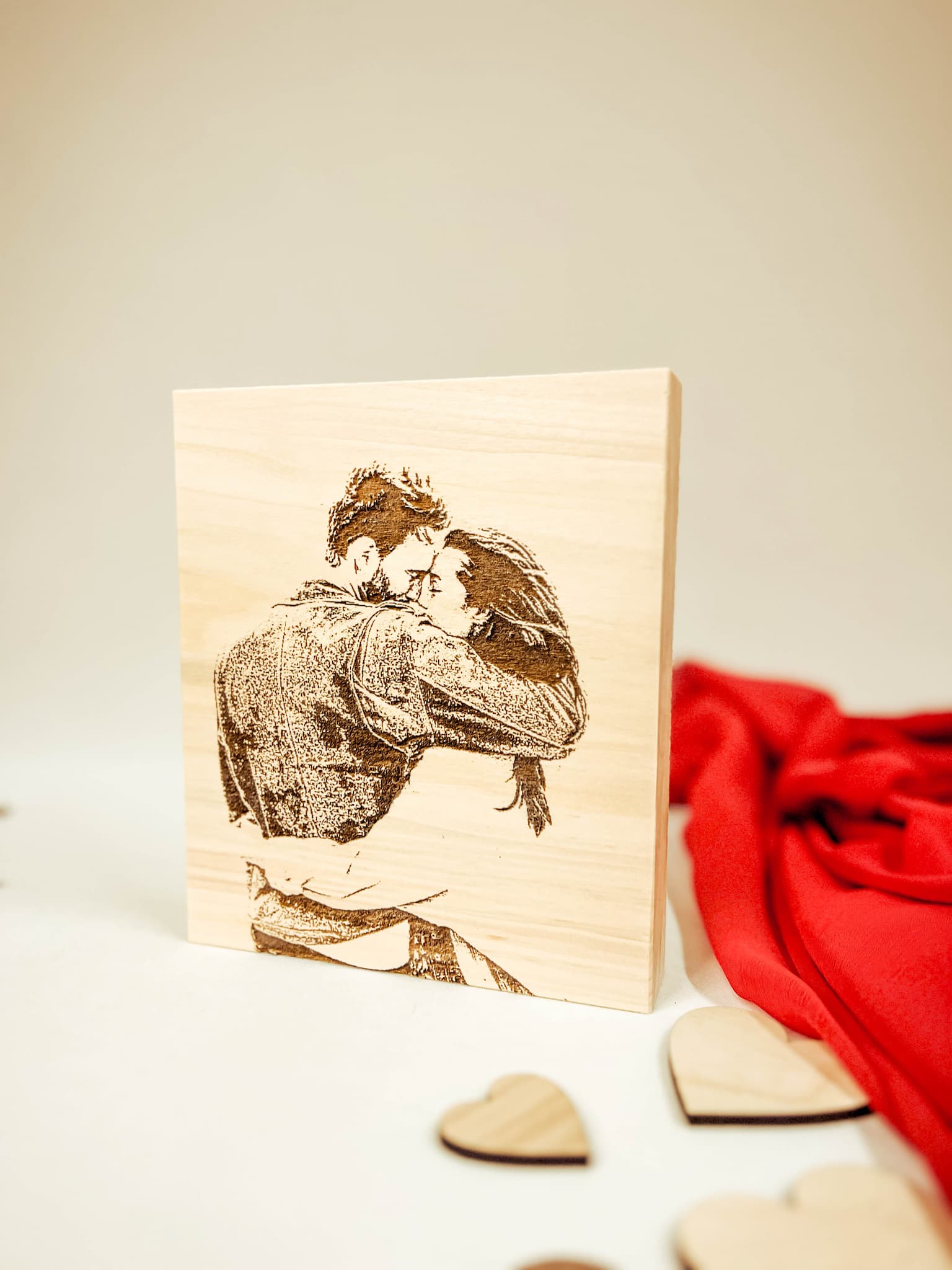 Fotogravur auf Holz als persönliches Geschenk zum Hochzeitstag – graviertes Holzbild von DreamArk
