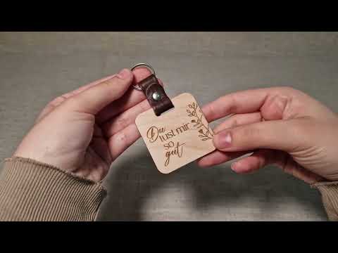 Schlüsselanhänger mit eingraviertem Blumendetail – Ideales Valentinstagsgeschenk