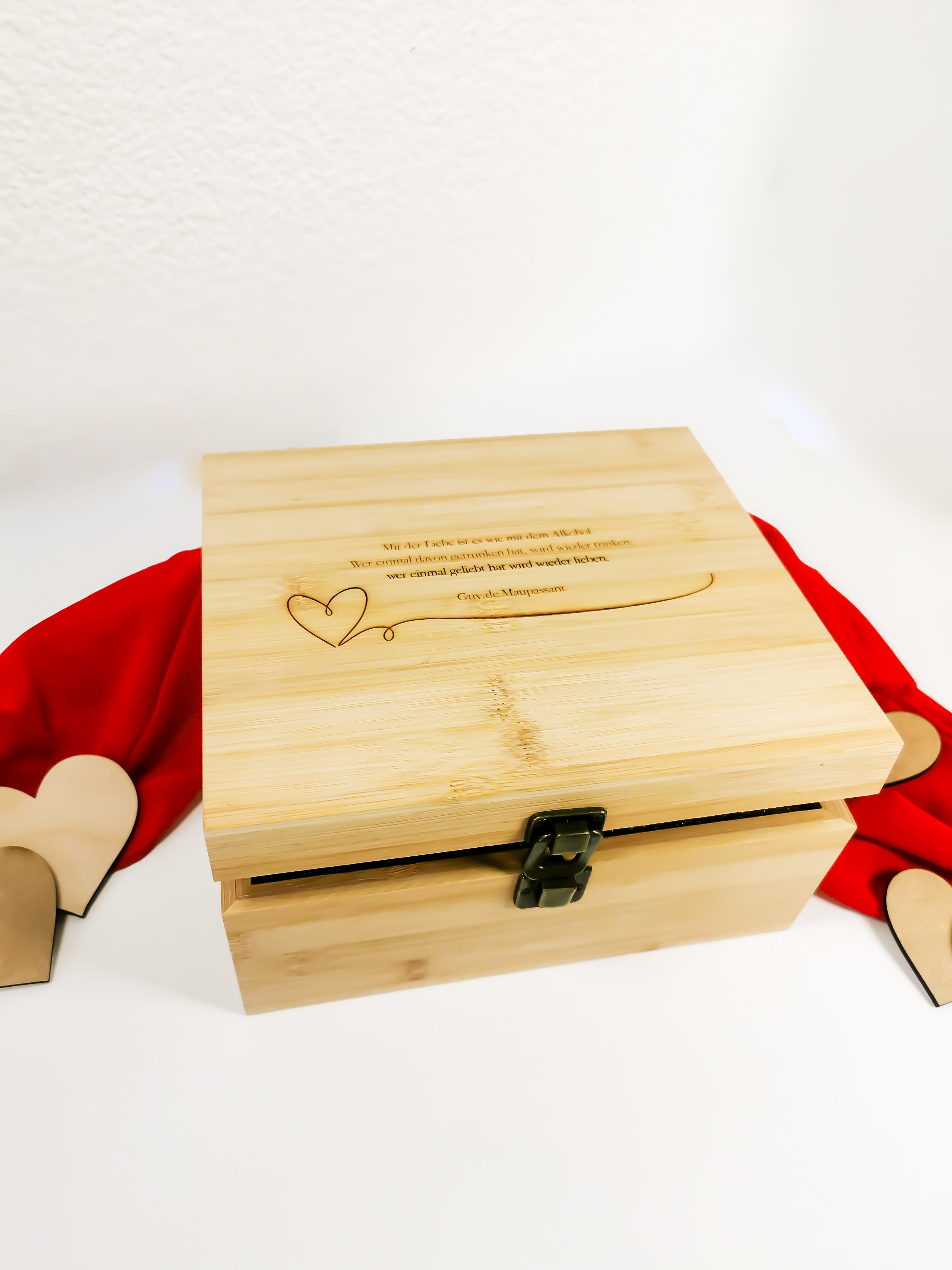 Bambus-Holzbox mit 2 Whiskeygläsern – Perfekt für den Valentinstag