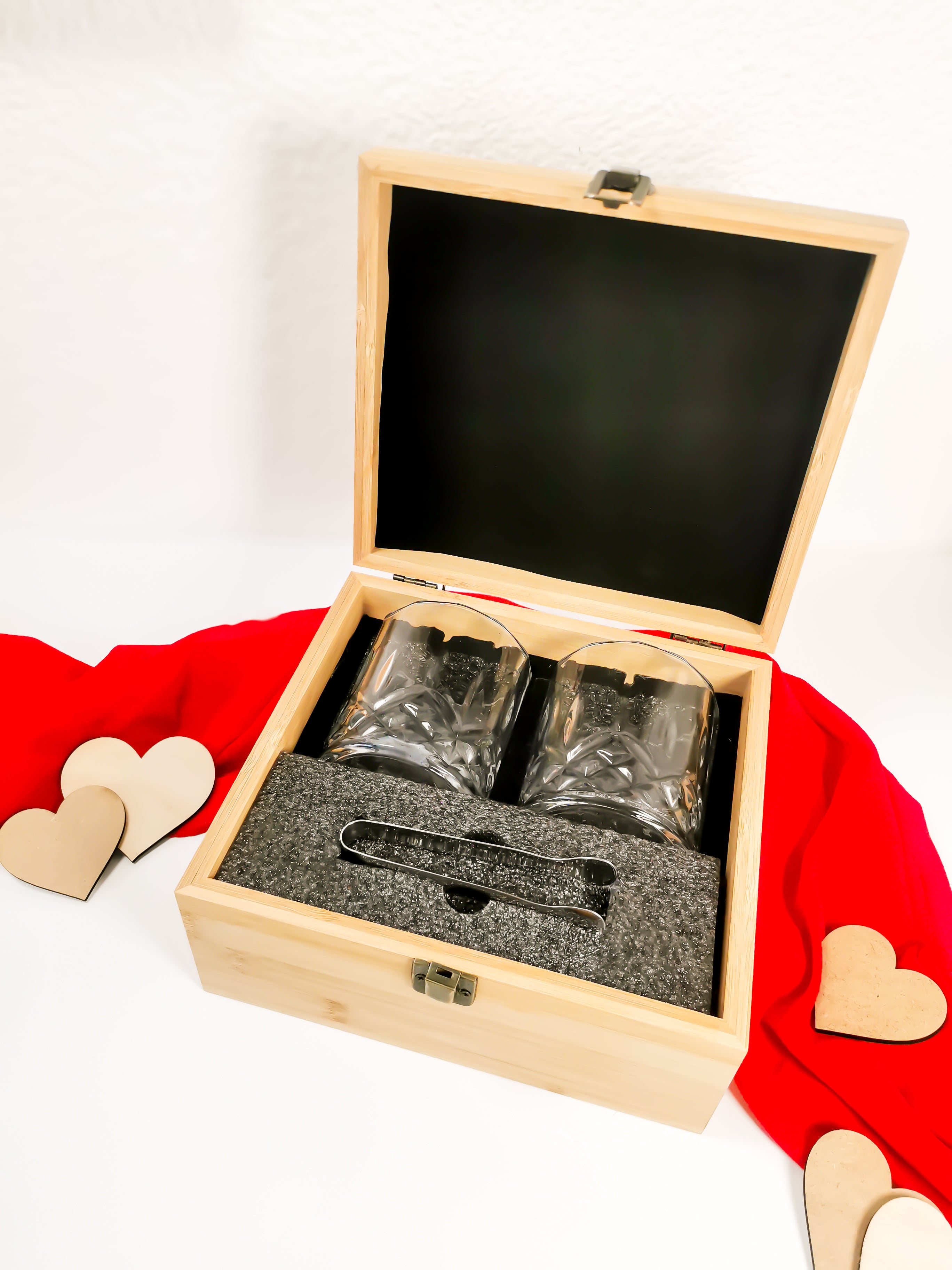 Bambus-Holzbox mit 2 Whiskeygläsern – Perfekt für den Valentinstag