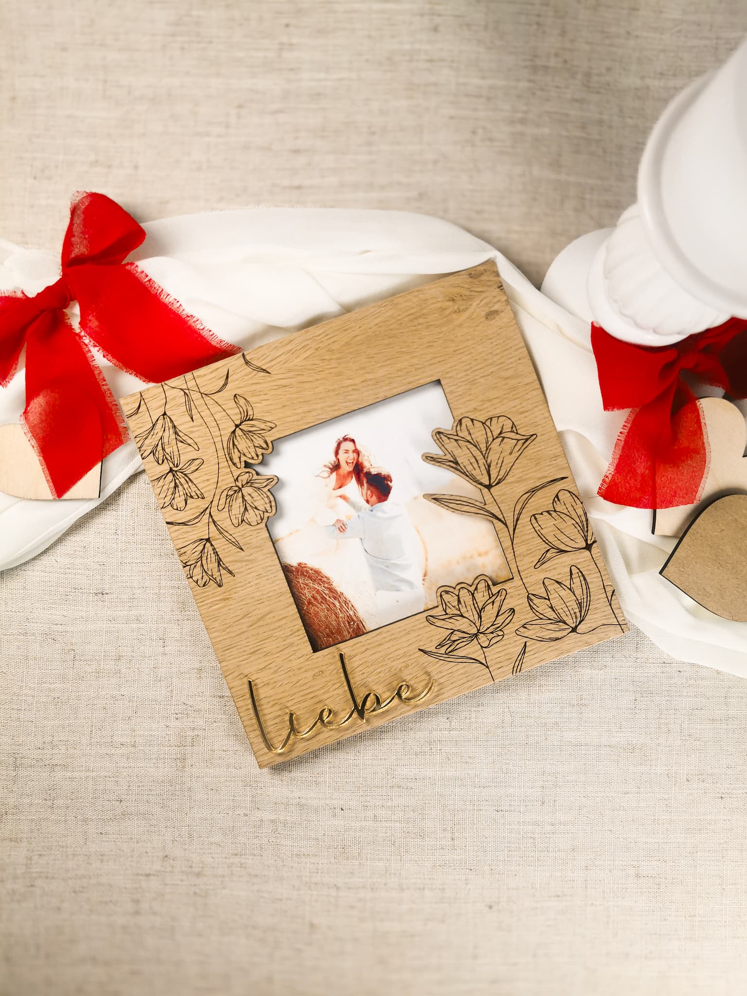 Bilderrahmen mit Blumendetails – Perfektes Valentinstagsgeschenk