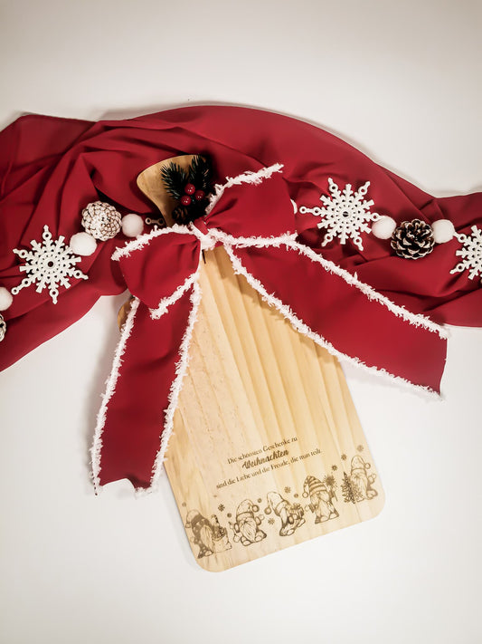 Dekoratives Holzbrett mit Weihnachtsgnomen – Stilvolle Festtagsdekoration