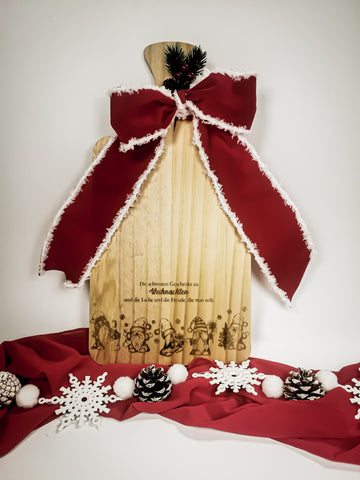 Dekoratives Holzbrett mit Weihnachtsgnomen – Stilvolle Festtagsdekoration