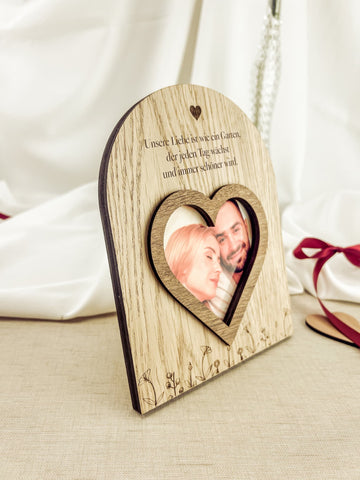 Herz-Bilderrahmen mit personalisierbarer Gravur – Einzigartiges Geschenk für Paare