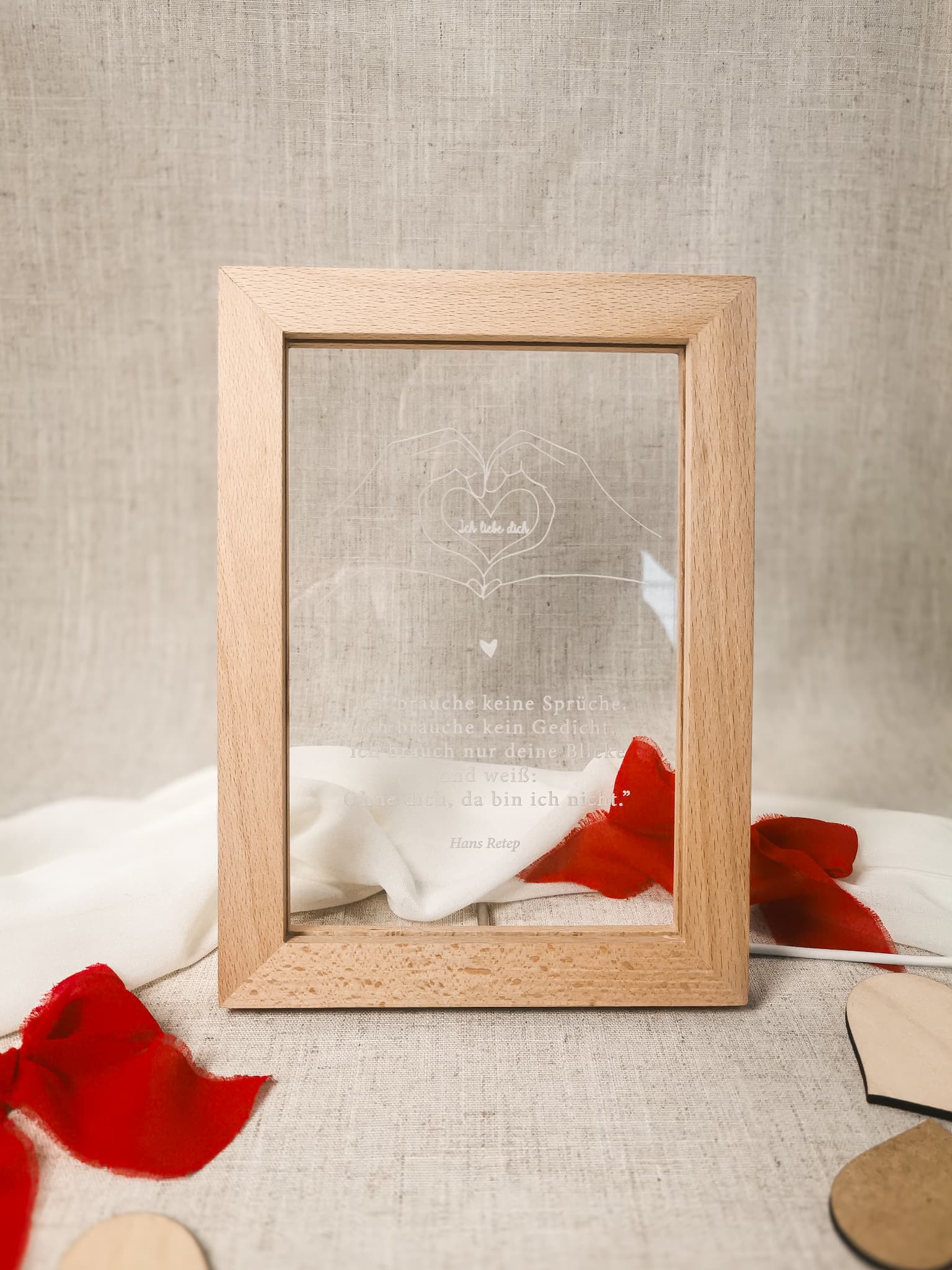 Holzbilderrahmen mit LED-Funktion  – Das perfekte Valentinstagsgeschenk