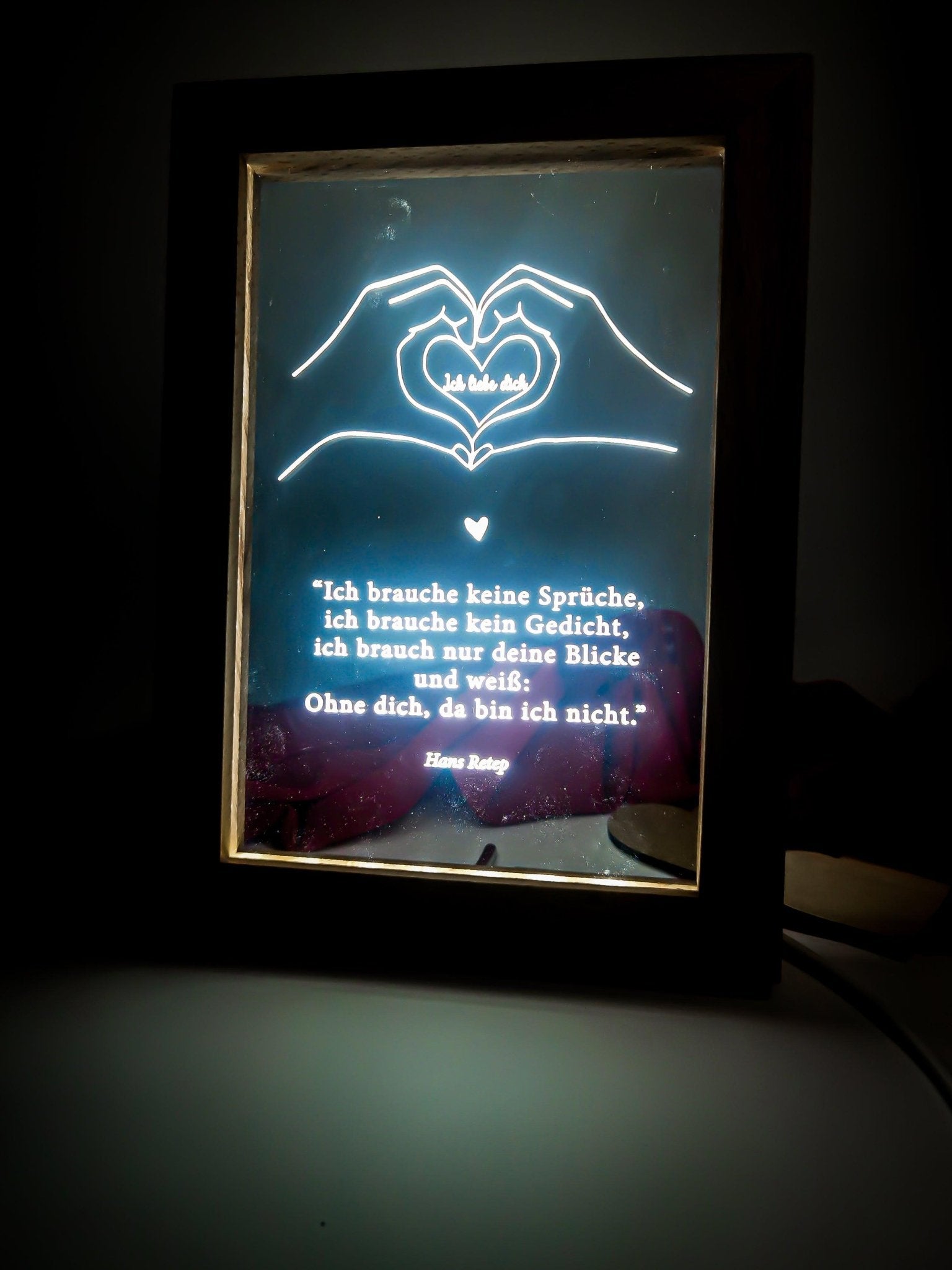 Holzbilderrahmen mit LED-Funktion  – Das perfekte Valentinstagsgeschenk