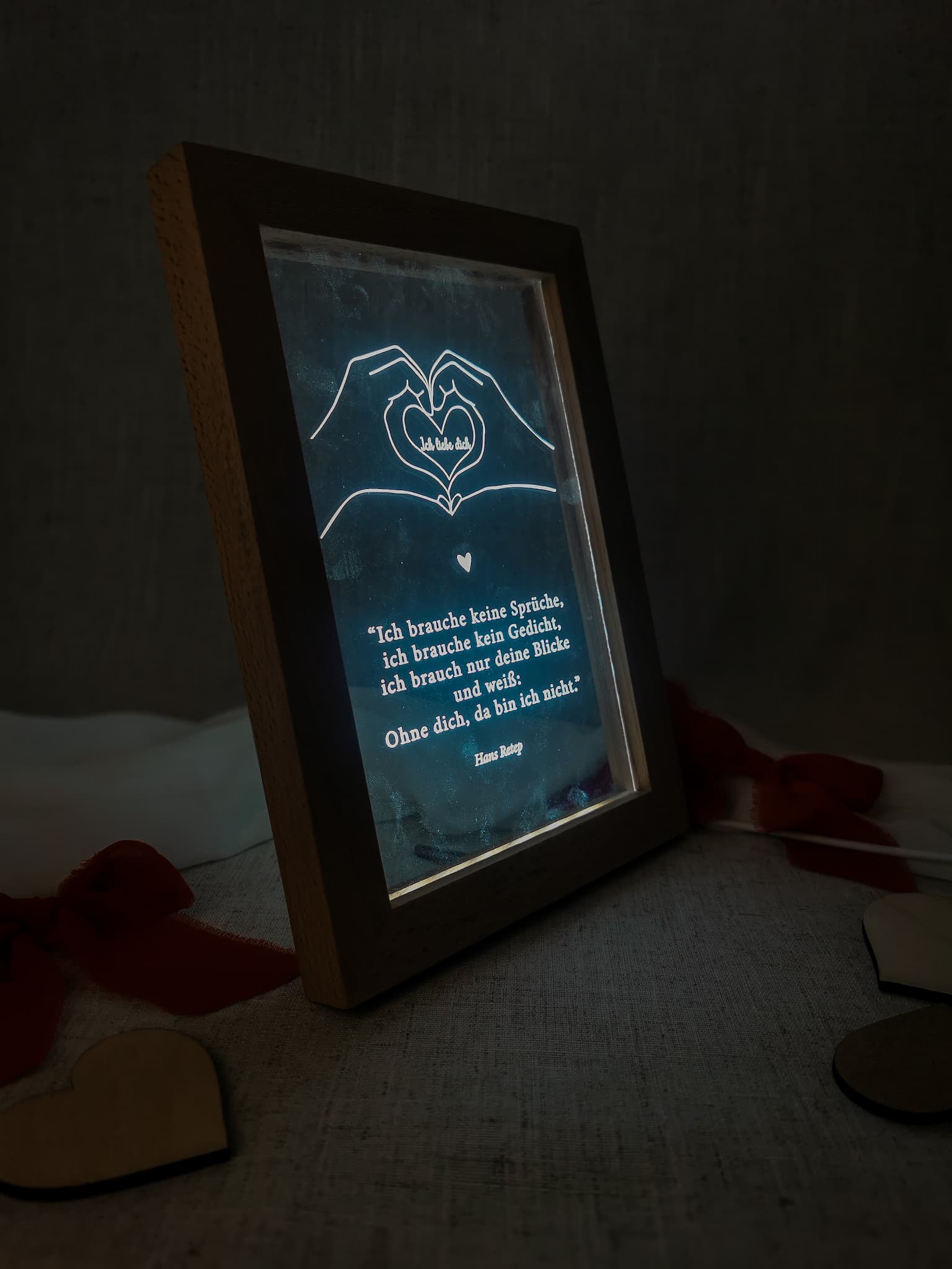 Holzbilderrahmen mit LED-Funktion  – Das perfekte Valentinstagsgeschenk