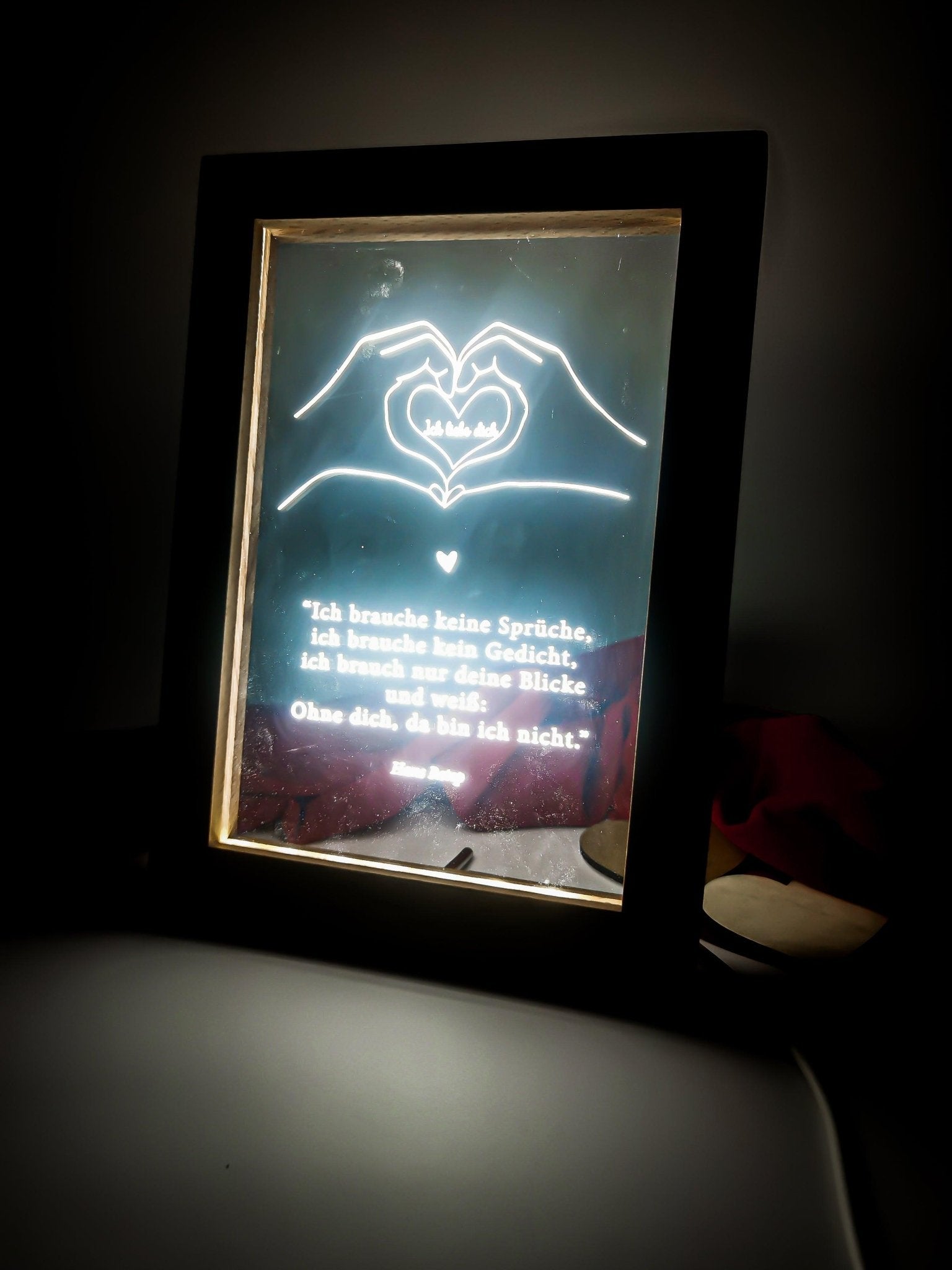 Holzbilderrahmen mit LED-Funktion  – Das perfekte Valentinstagsgeschenk