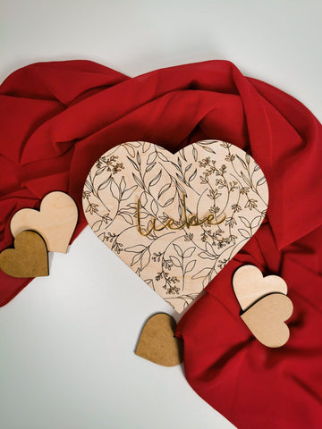 Holzbox mit eingraviertem Blumenmuster – Die perfekte Geschenkidee für Valentinstag