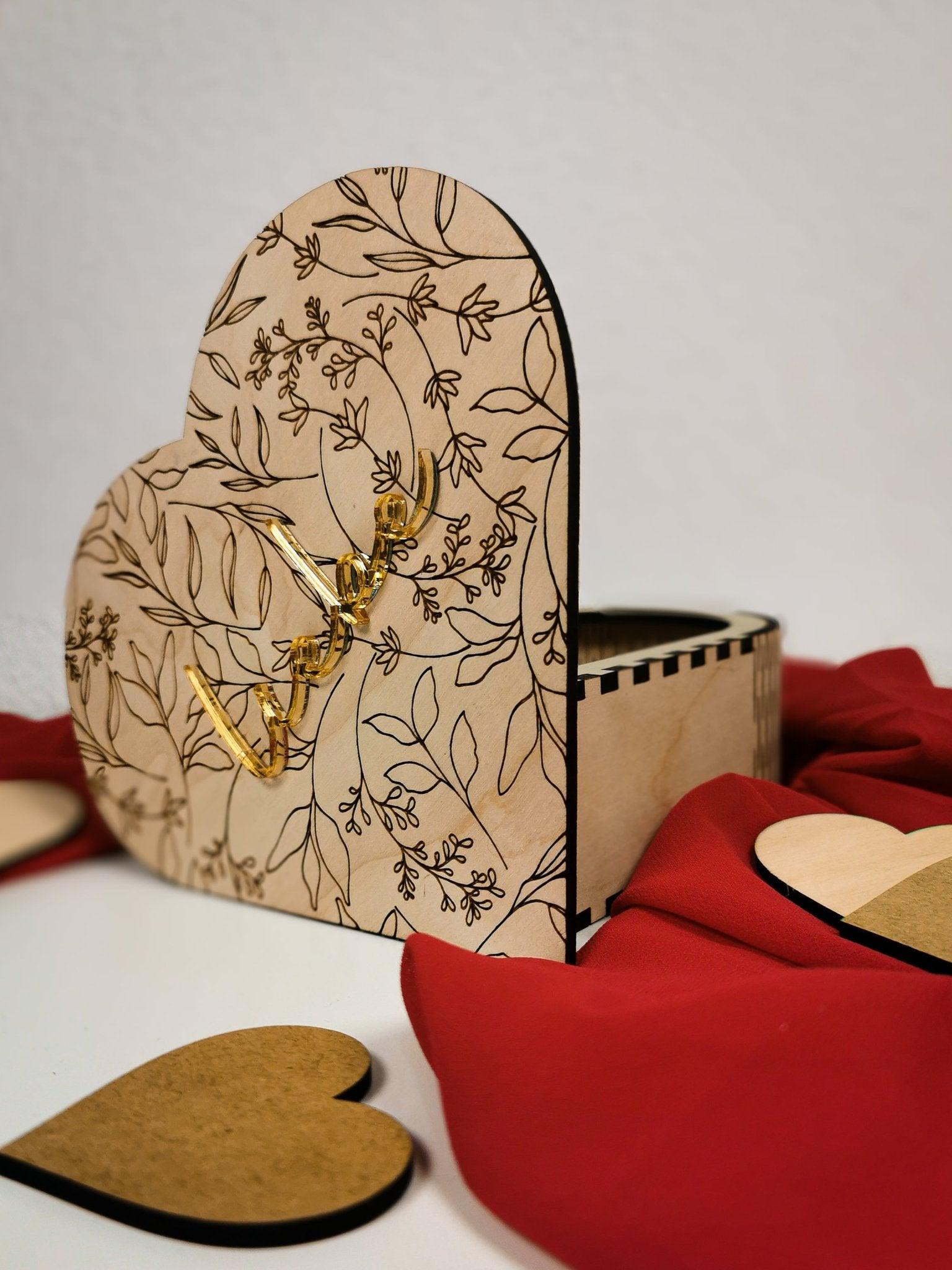 Holzbox mit eingraviertem Blumenmuster – Die perfekte Geschenkidee für Valentinstag