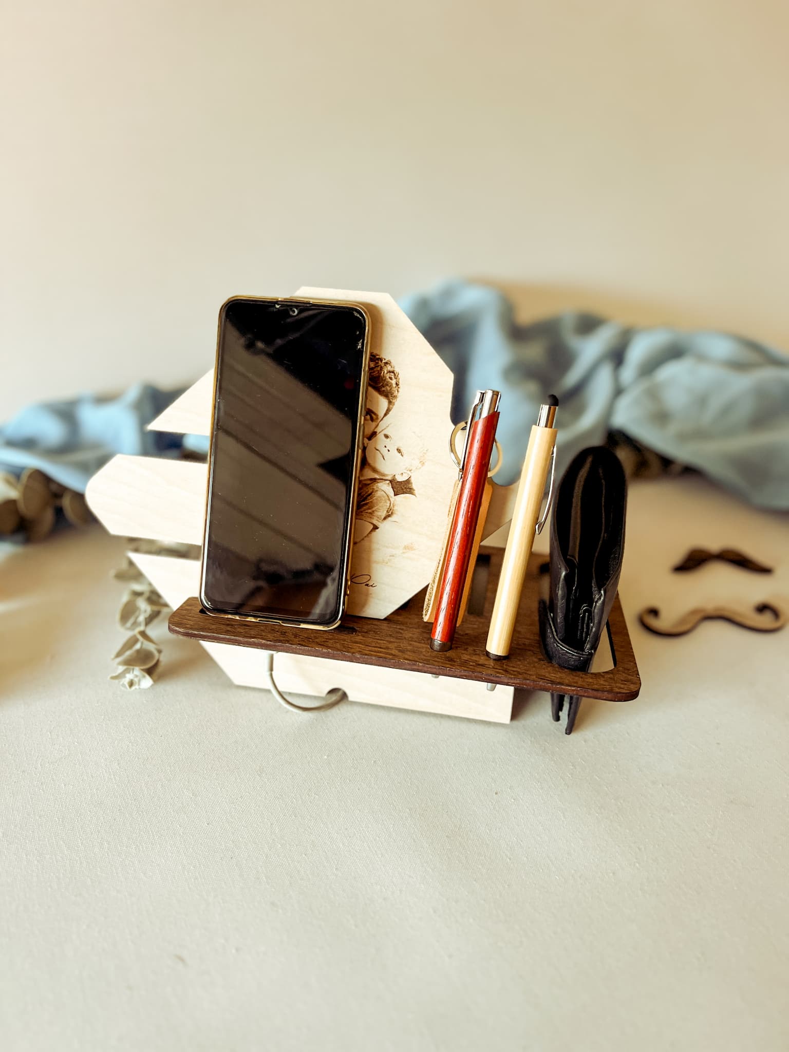 Personalisierbare Holz Dockingstation