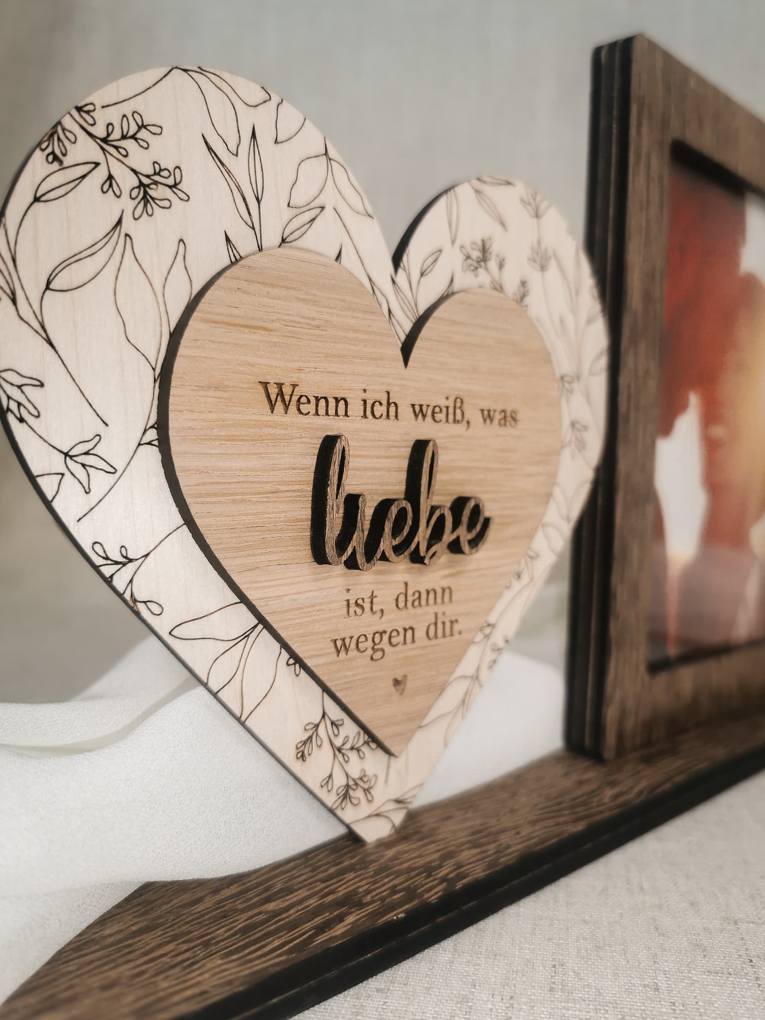 Herz Bilderrahmen mit Foto 10x15 cm – personalisiertes Geschenk aus Holz