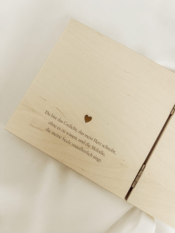 Personalisierter Holz-Fotorahmen mit Gravur – Einzigartiges Geschenk für besondere Momente