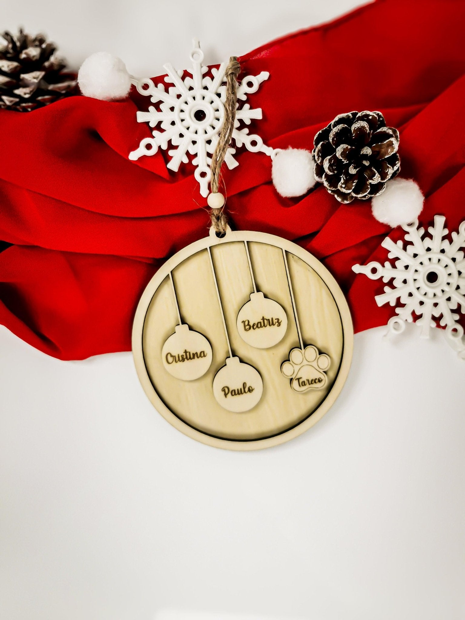 Personalisierte Weihnachtskugel mit bis zu 6 Namen